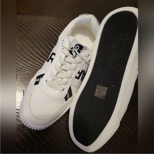 New Karl Lagerfeld Paris 
Jaylee Leather Low-Top Sneakers